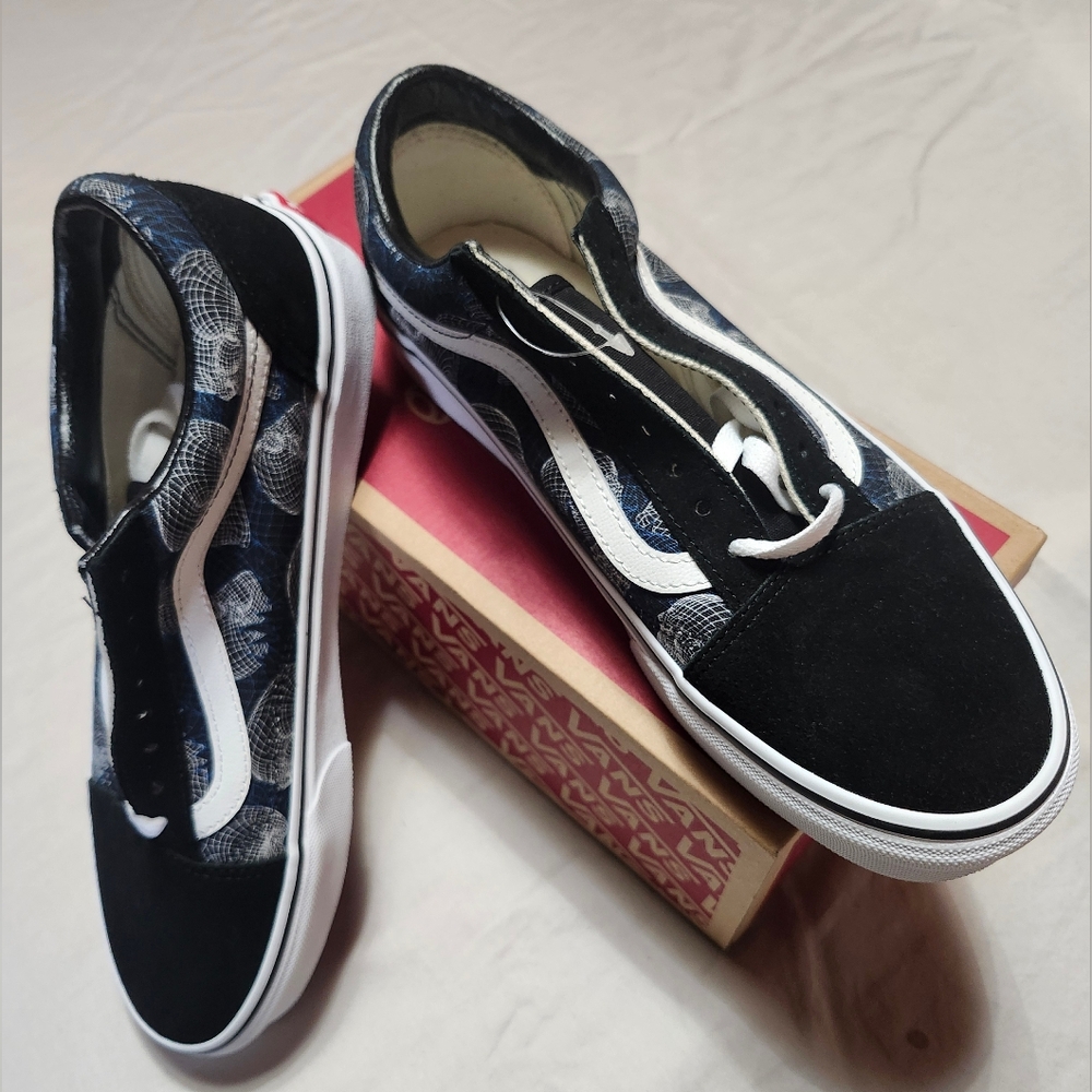 Vans Old Skool Wireframe Skulls Black White Colorway - Size Mens 8.5 Womens 10 - Picture 8 of 15